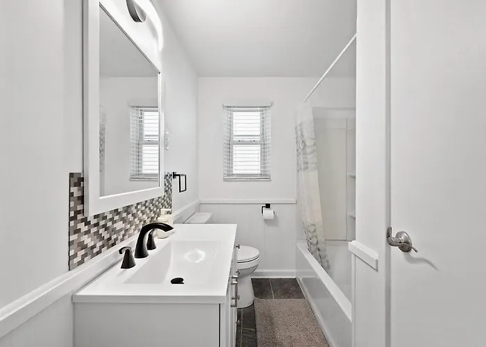 Stylish And Modern 2bdr In Millvale/lawrenceville